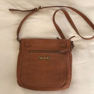*LAST CHANCE (going off app soon) MAKE AN OFFER* NWOT Leather Purse